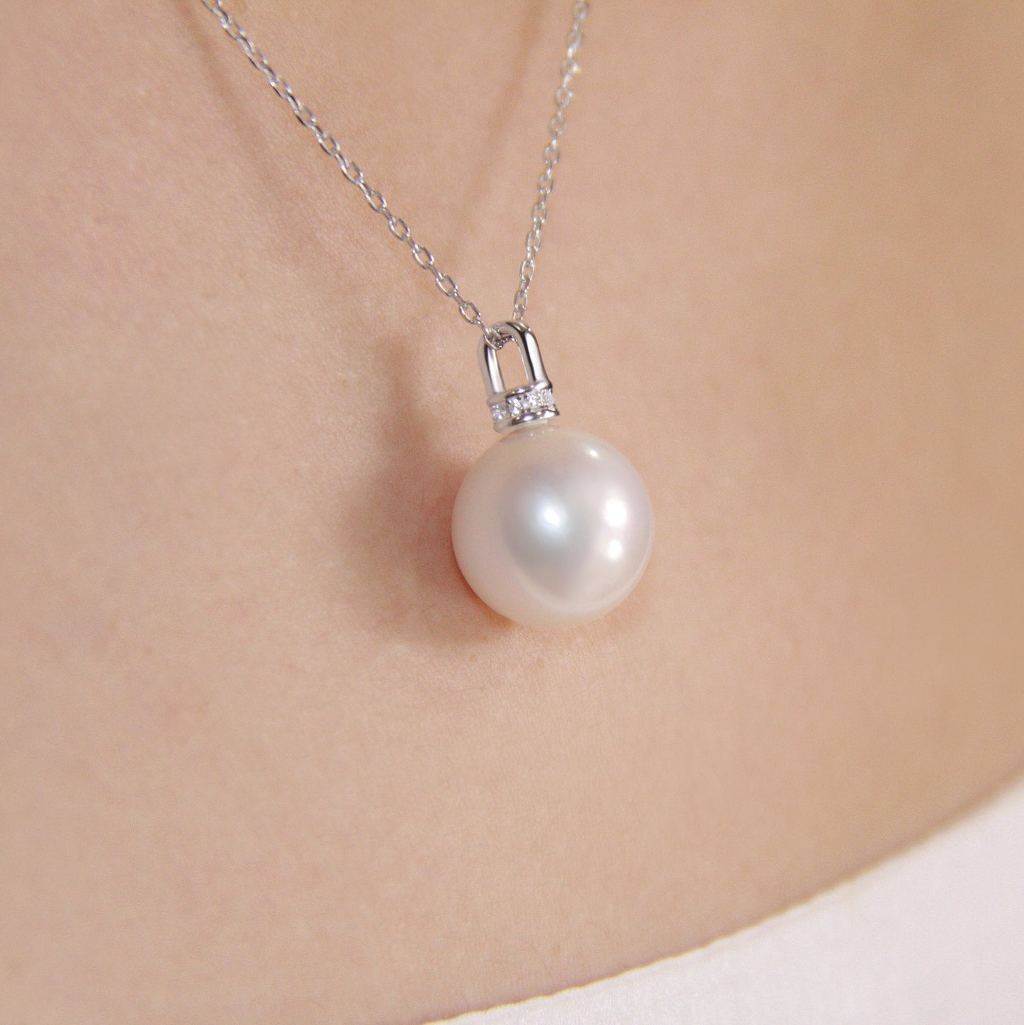 Grace Pendant - 12mm AAAA Edison Pearl